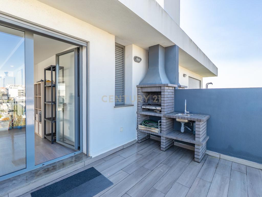 Duplex com terraço! a 5 minutos das praias! Quinta de Santa Teresa! - Image 3
