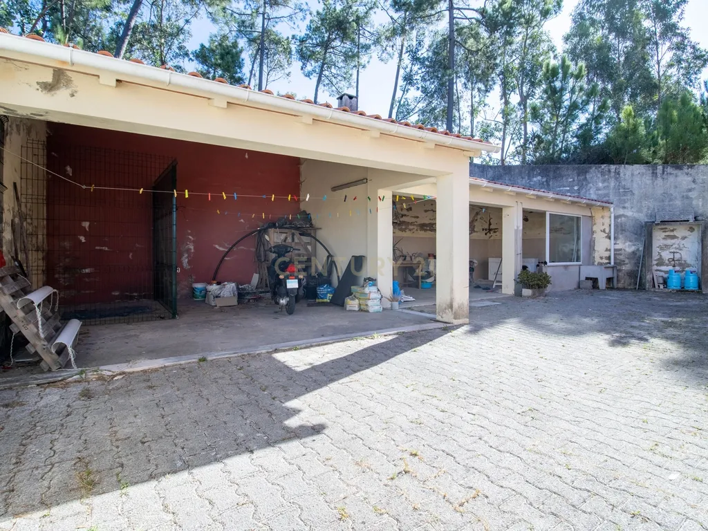 Moradia de arquitetura moderna no Juncal-Porto de Mós - Image 37