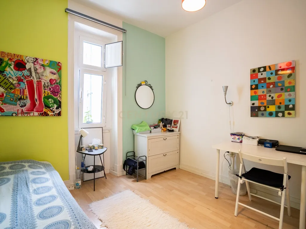 Apartamento Único com Vista sobre o Campo Pequeno – Lisboa - Image 26