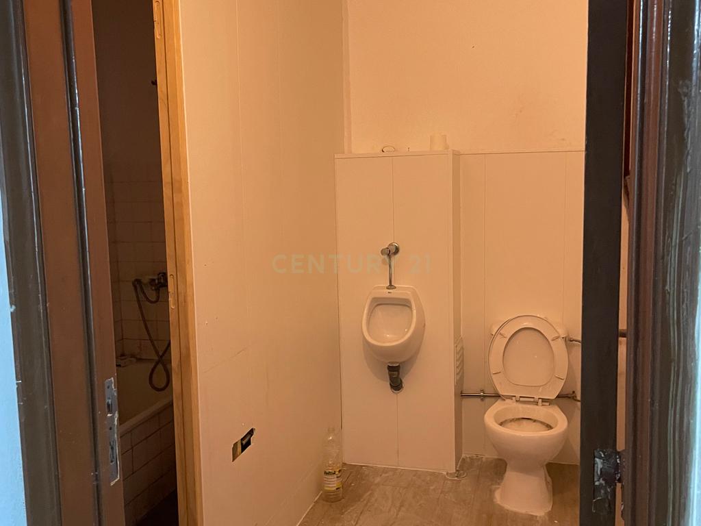 Benfica, Espaço Comercial com 50+120m2 de cave - Image 11