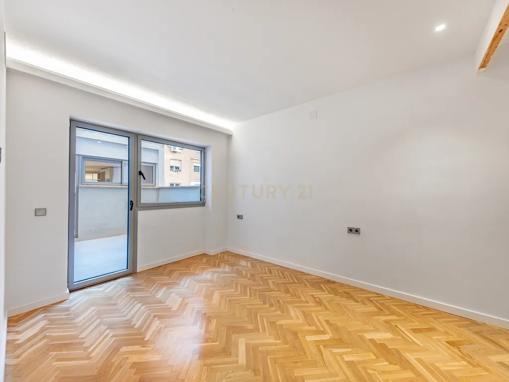 Espetacular apartamento renovado de 220 m² com 4 quartos - Image 14