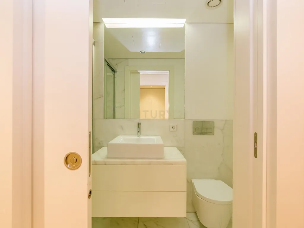 Excelente apartamento T2 em Avenidas Novas, Lisboa - Image 12