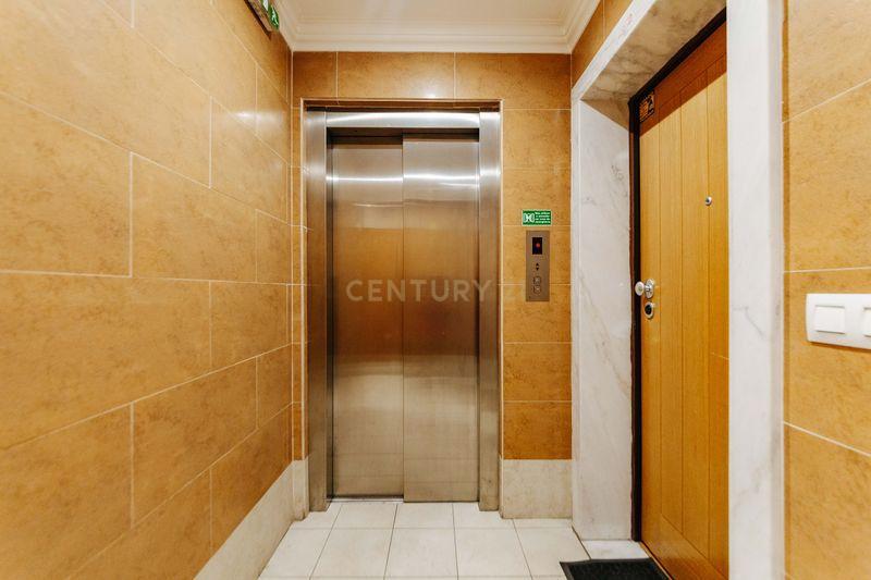 Apartamento T2 em Odivelas com Box e Varanda - Image 23