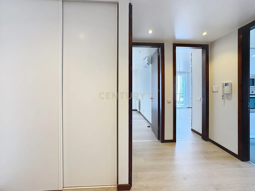 Penthouse T2 com Terraço e Piscina Privativa – Sítio da Nazaré - Image 25