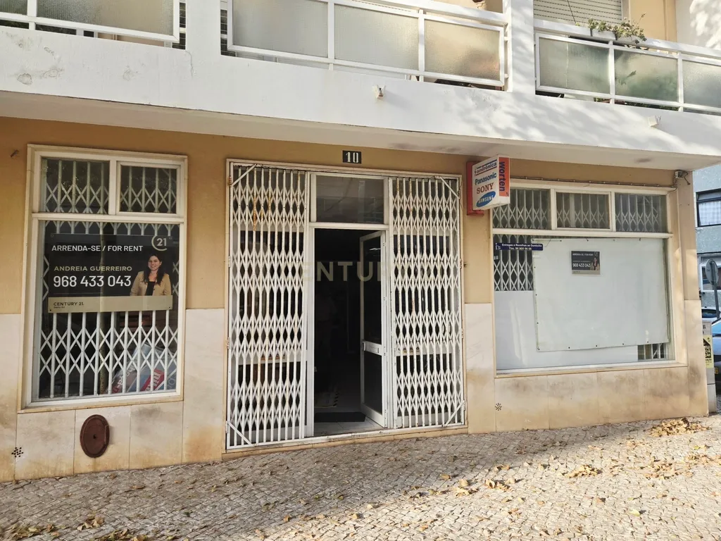 Loja com Potencial na Penha – Faro | 197 m² - Image 2