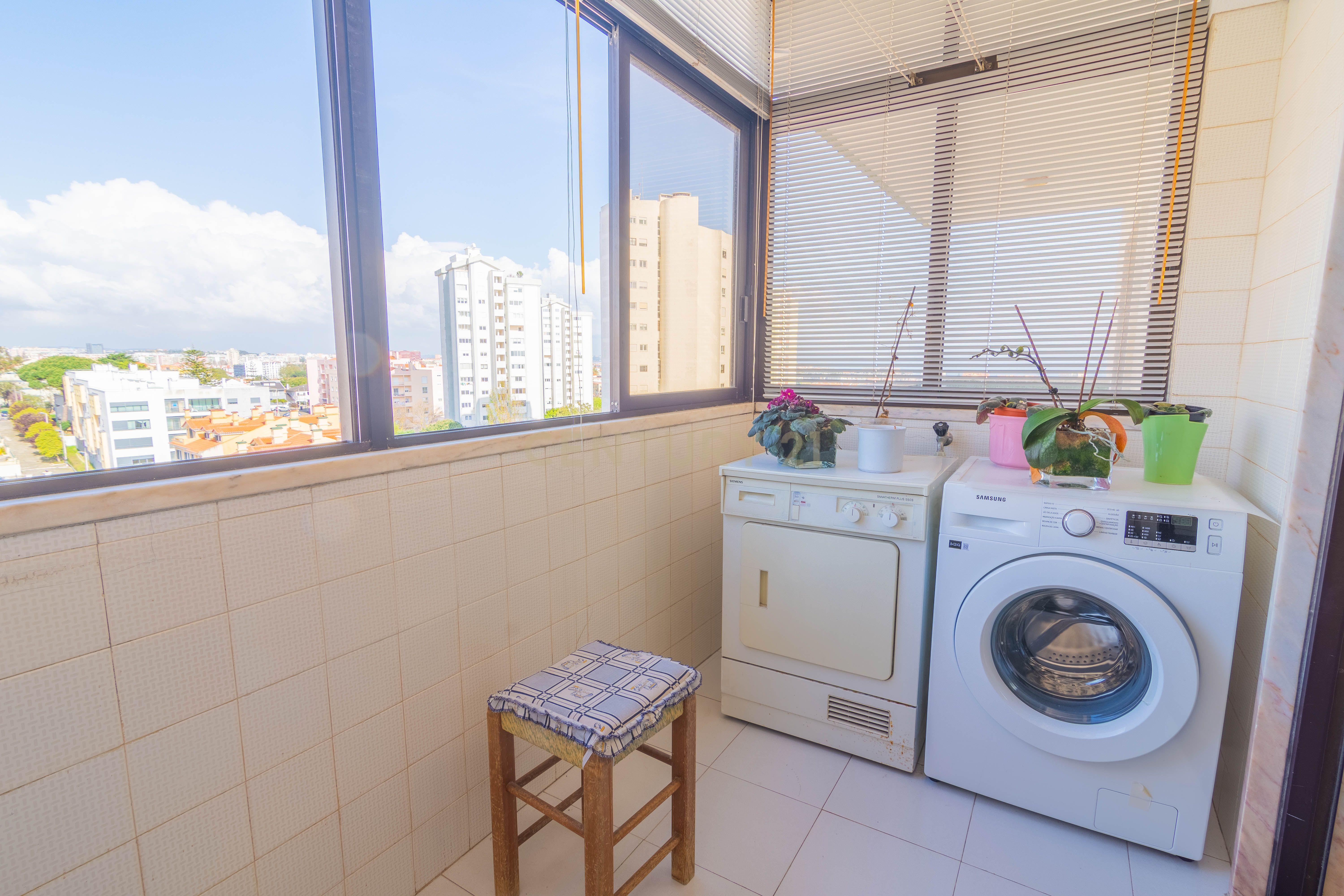 Apartamento T3 em Cascais com Vista Mar e Terraço - Image 12