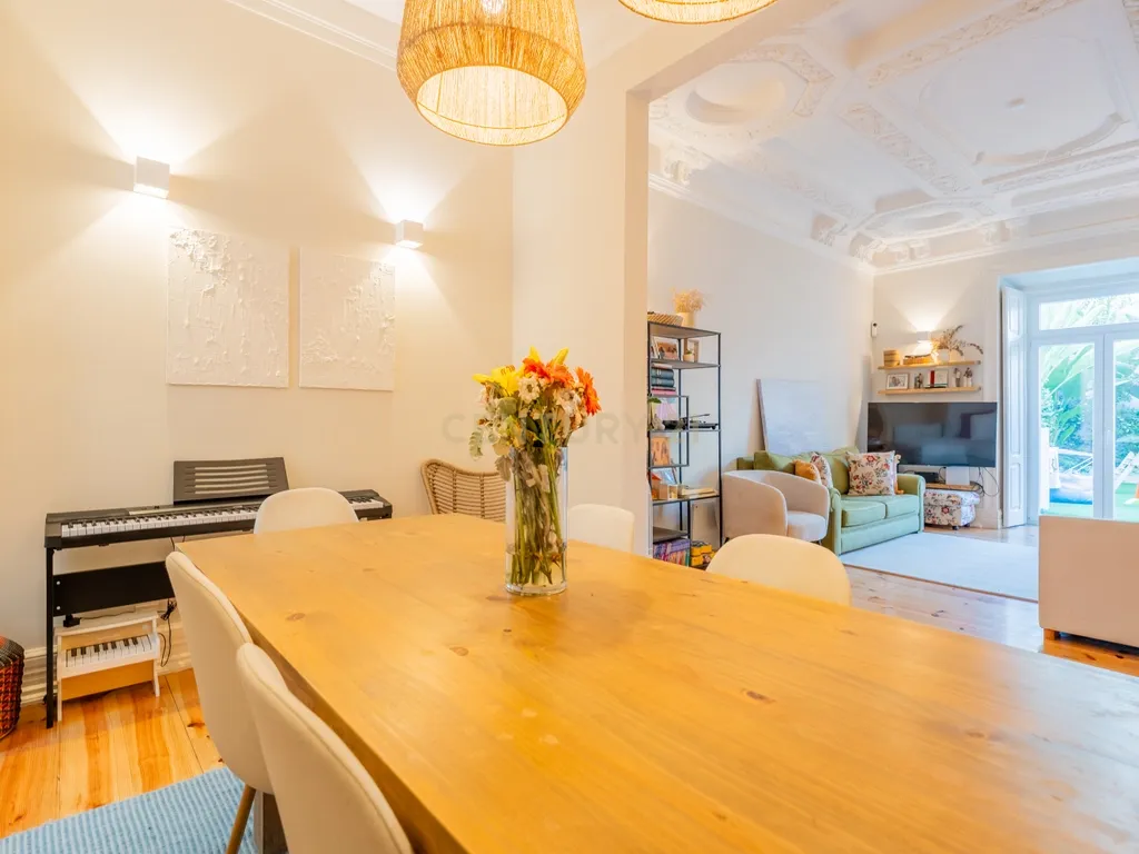 Apartamento T5 de Charme com Jardim Privativo nas Avenidas Novas | Avenida 5 de Outubro, Lisboa - Image 8