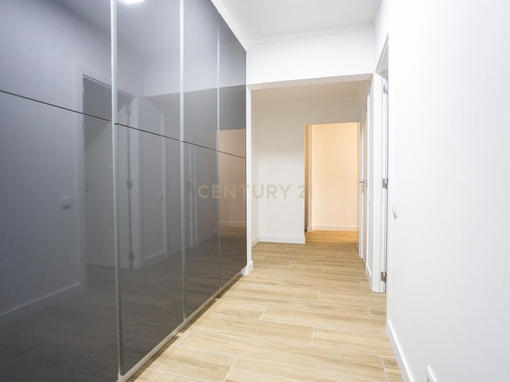 Quarto "A,B e C" mobilado, Mira Sintra – disponível 1 Agosto - Image 17