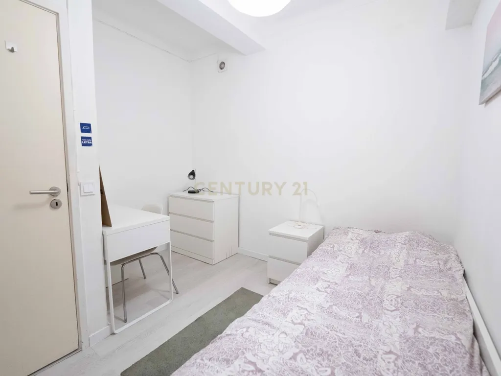 Venda | Apartamento T2 + Sala convertida em dois quartos | Mobilado e equipado na Rua Padre António Vieira em Coimbra - Image 12