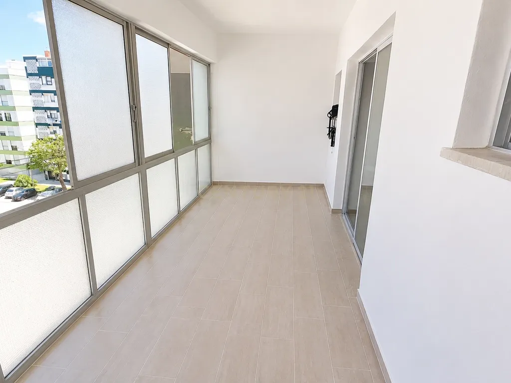 Apartamento T3 Totalmente Remodelado para Arrendamento | Bairro do Liceu | Setúbal - Image 28