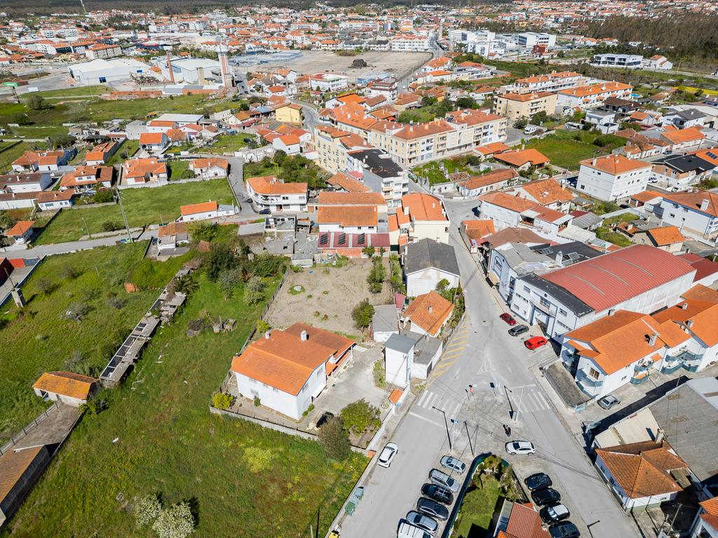 Moradia T5 com terreno - Image 37