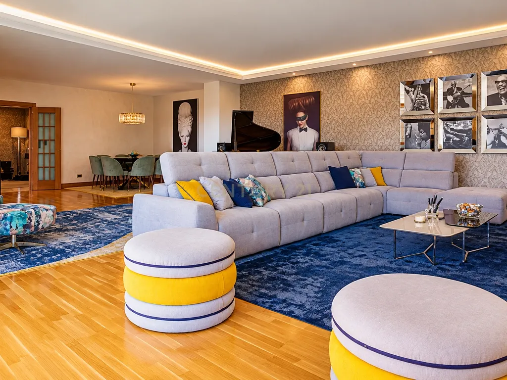T4 com Piscina | Condomínio Privado PRATAGI | Segurança 24H | Alverca - Image 15