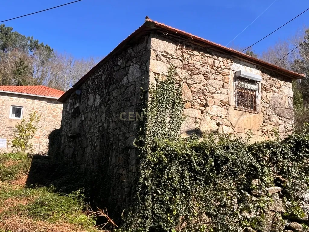 Ruína com projecto aprovado em Gondar -Vila Nova de Cerveira - Image 2