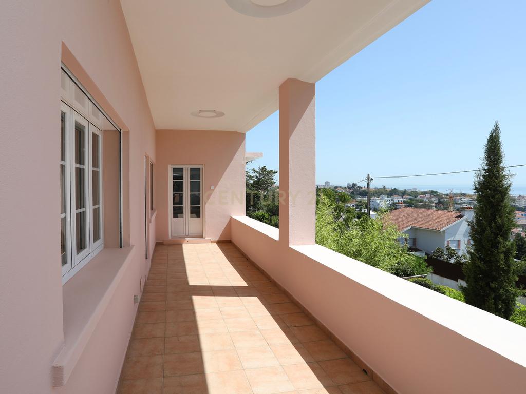 Deslumbrante Moradia T4+1 com Vista Mar e Piscina, Monte Estoril - Image 45