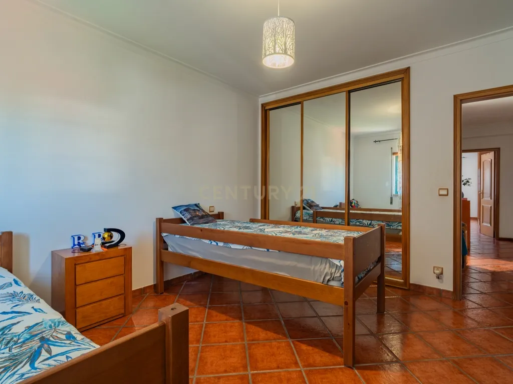 Moradia T3 com piscina em Marinha Grande, Leiria - Image 15