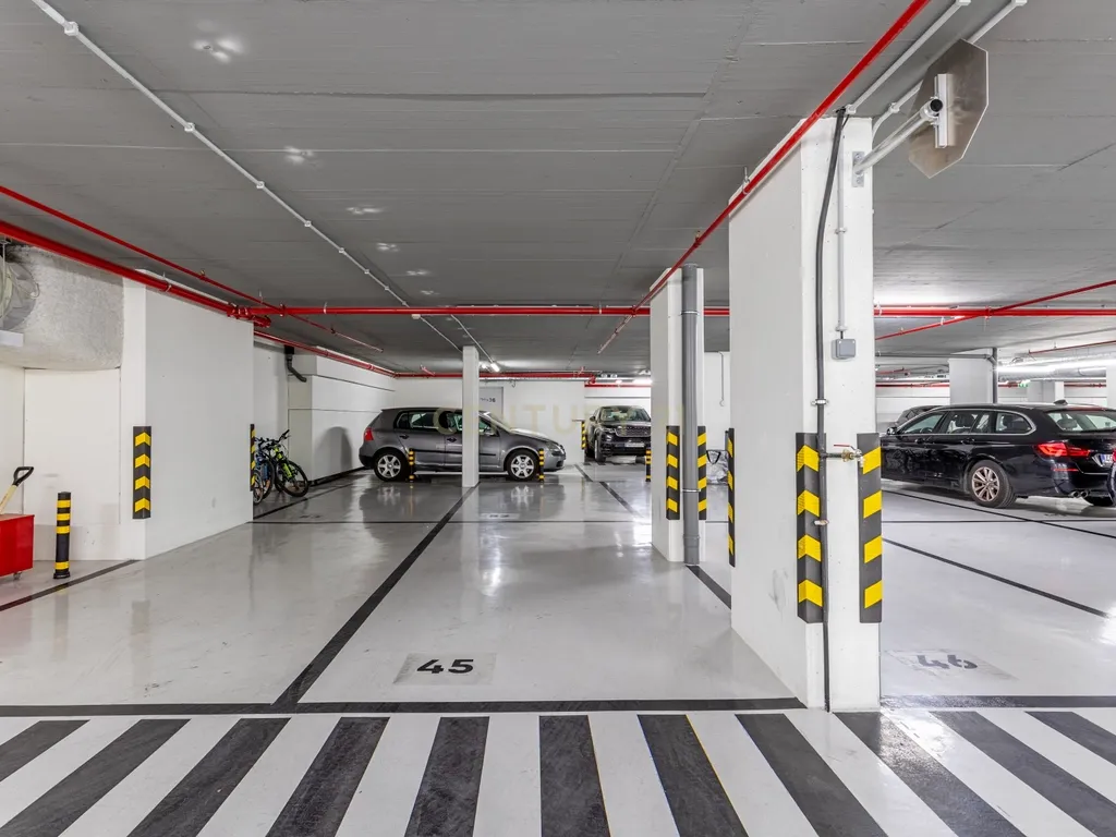 Luxuoso T1 Loft no Campo Grande, Lisboa - Image 21
