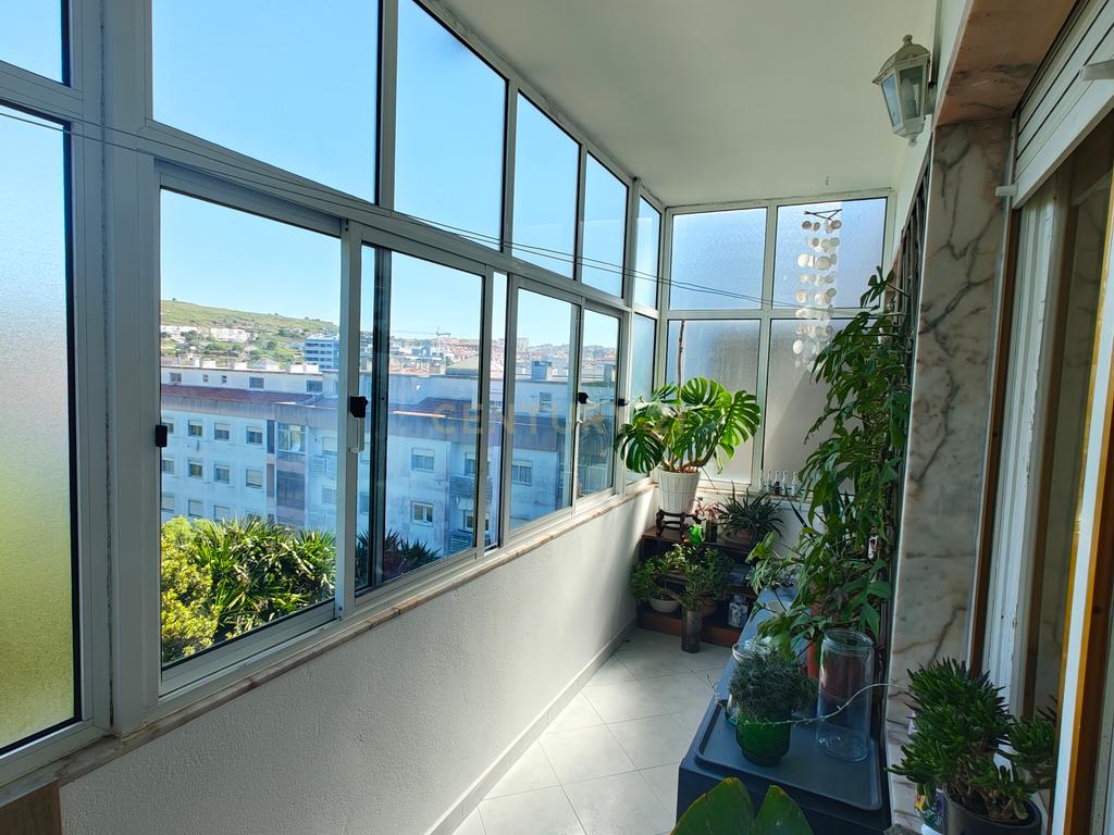 Apartamento duplex T3 + 2 em Queluz - Image 5