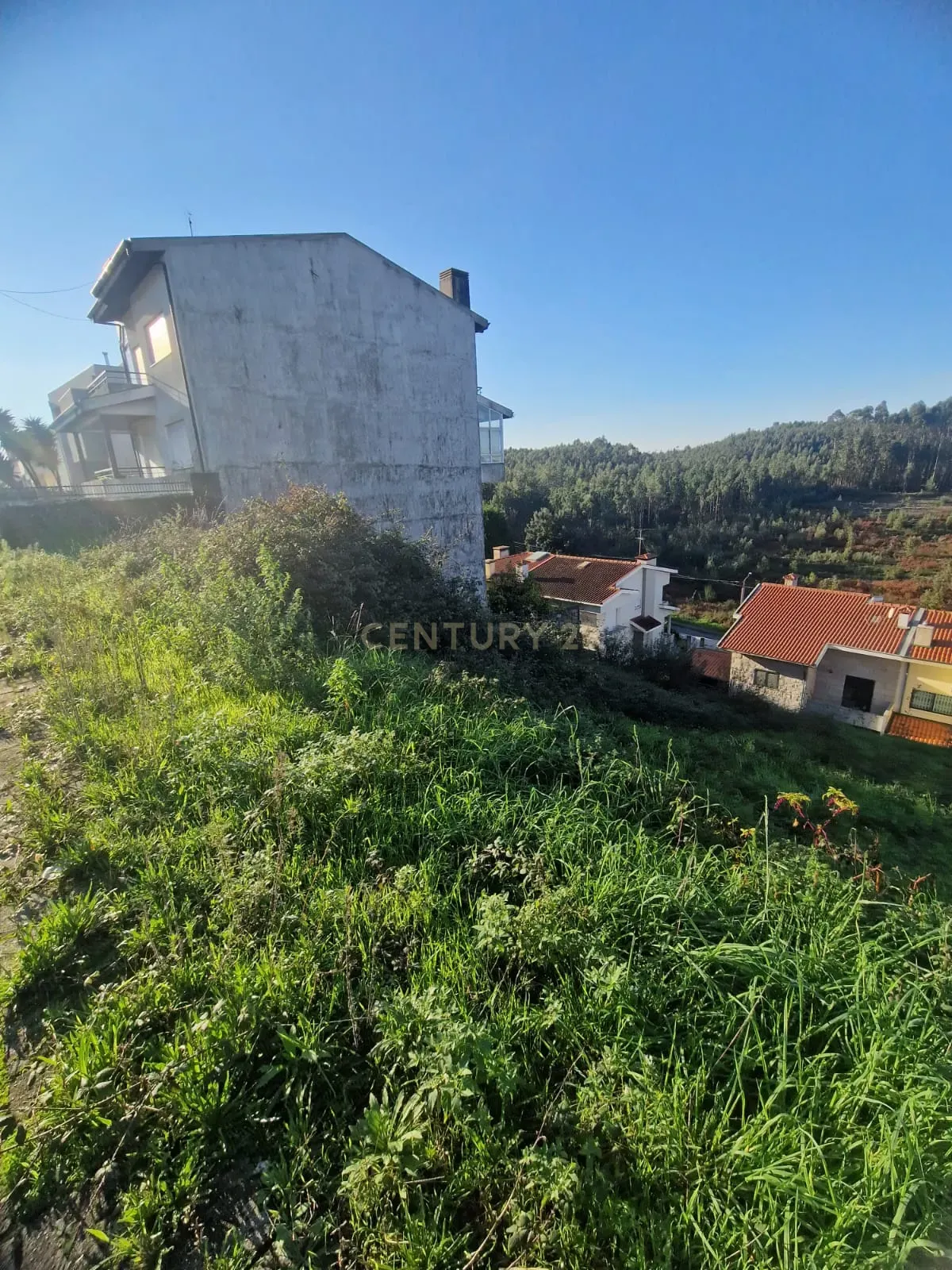 Terreno para construção de moradia de 3 frentes - Image 5