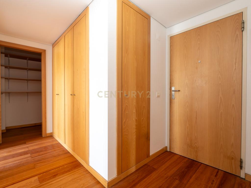 Excelente Apartamento T2 em Braço de Prata - Image 24