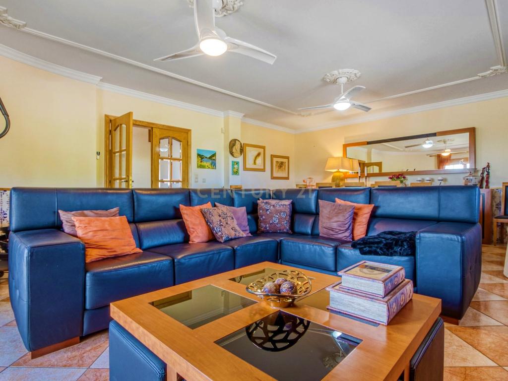 Moradia localizada na capital de distrito, no coração do Nordeste Transmontano. - Image 14