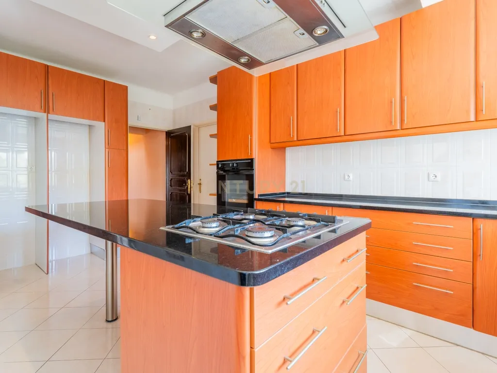 Moradia T4 com jardim no Bairro do Rosário, Cascais - Image 15