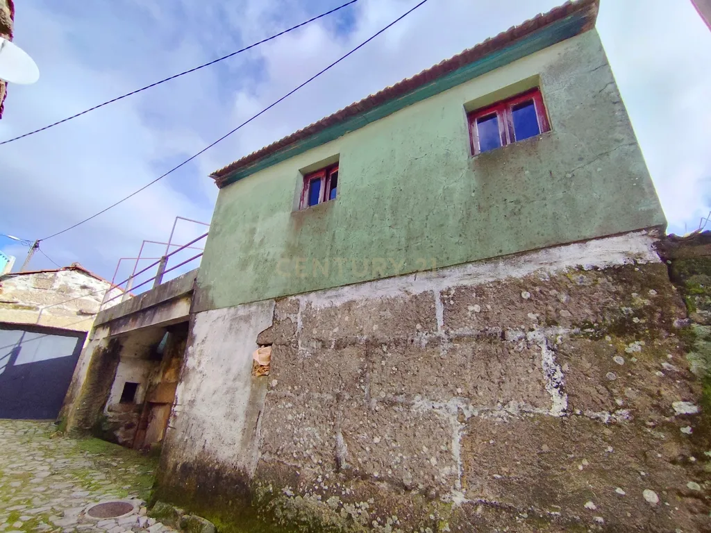 Moradia Rústica para Restaurar a 14 km da cidade de Chaves - Image 18
