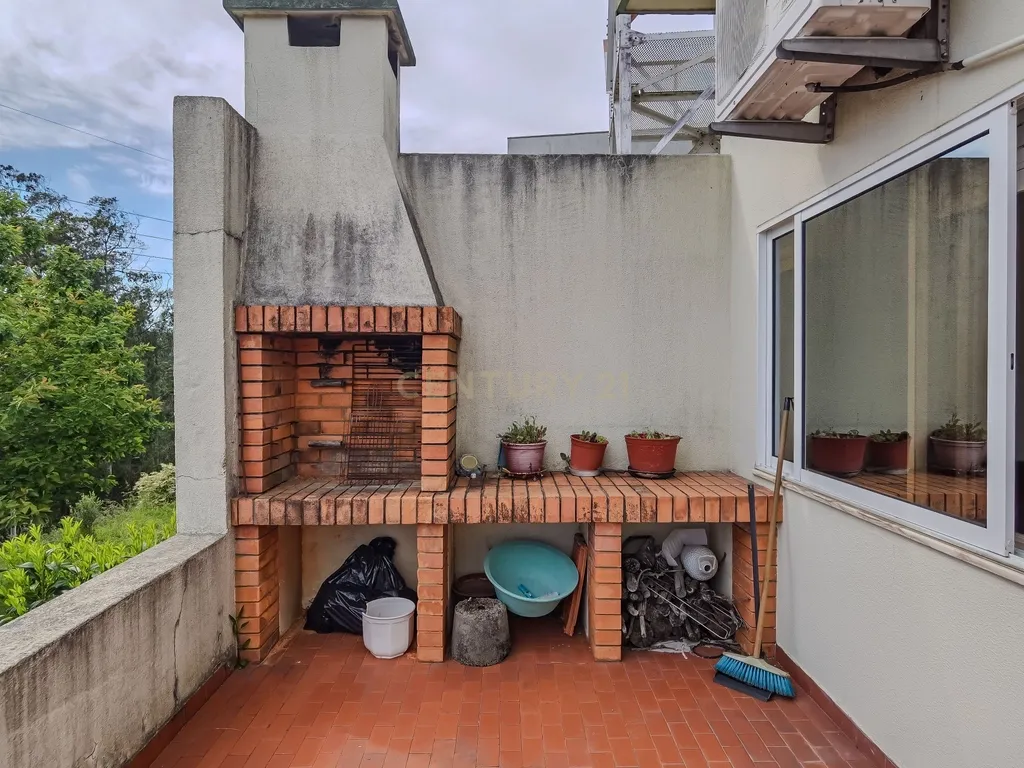 Moradia Bifamiliar T3+T3 em São Pedro da cova – Espaço, Tranquilidade e Conforto - Image 31