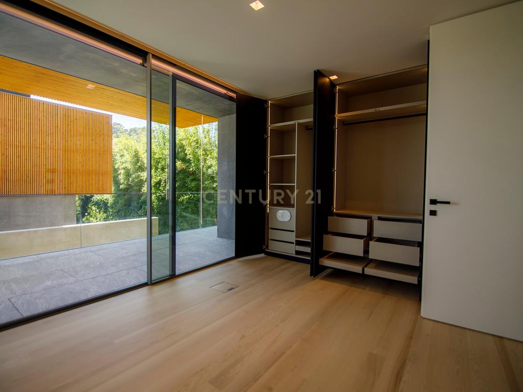 Moradia Nova com 4 quartos dentro de um condomínio fechado em Cascais, a apenas 5 minutos das praias de Cascais! - Image 52