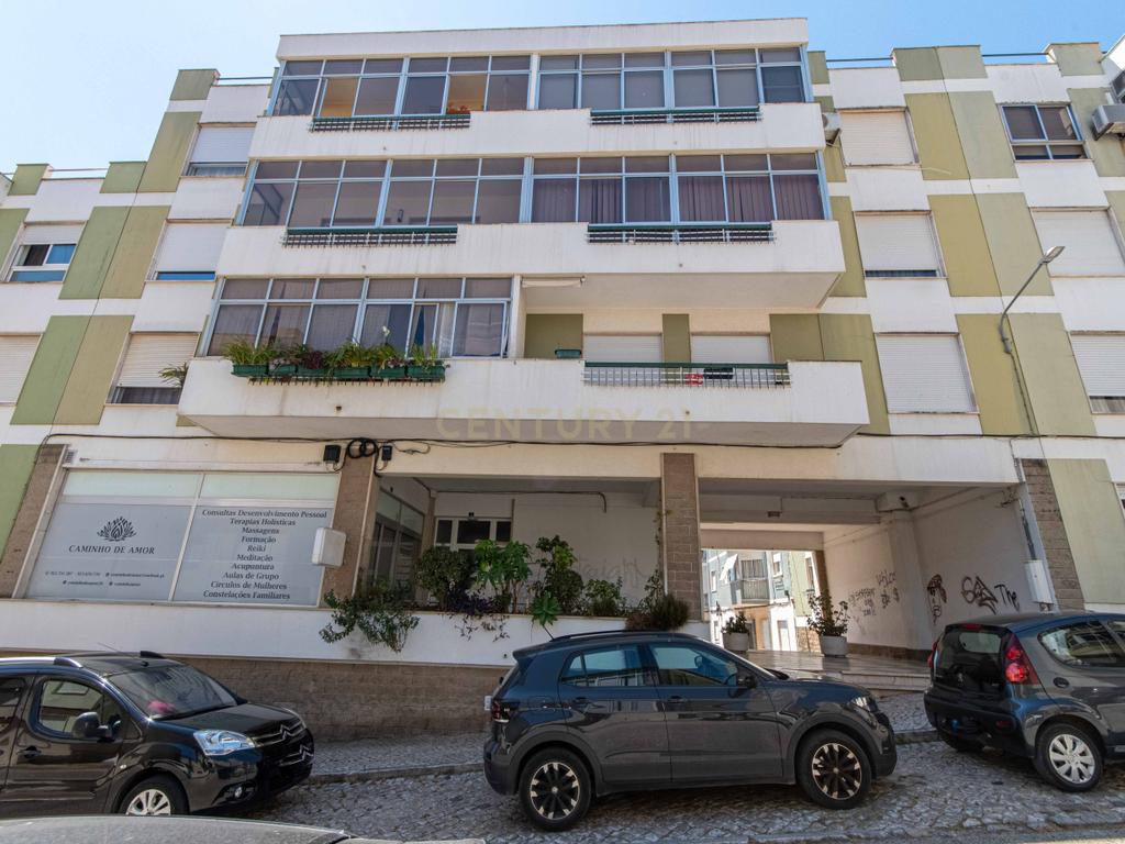 Apartamento T2 em Vialonga | Aproveitamento sótão - Image 2