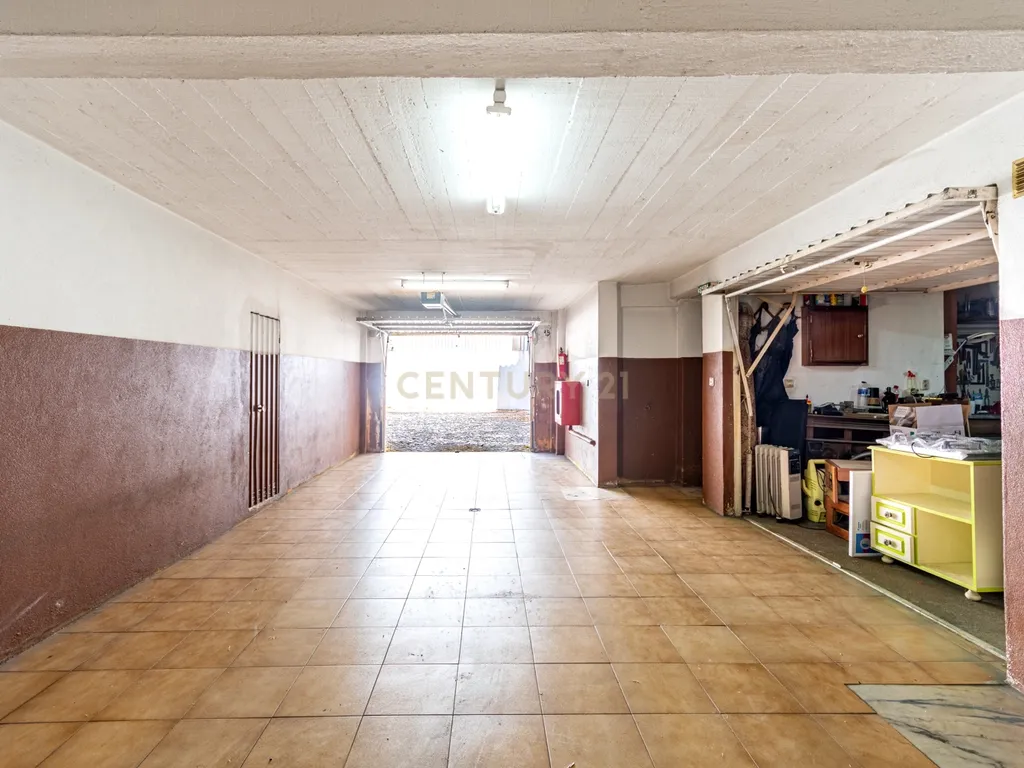 Apartamento T2 Espaçoso com Garagem Box e Arrecadação – Pedernais, Ramada - Image 20