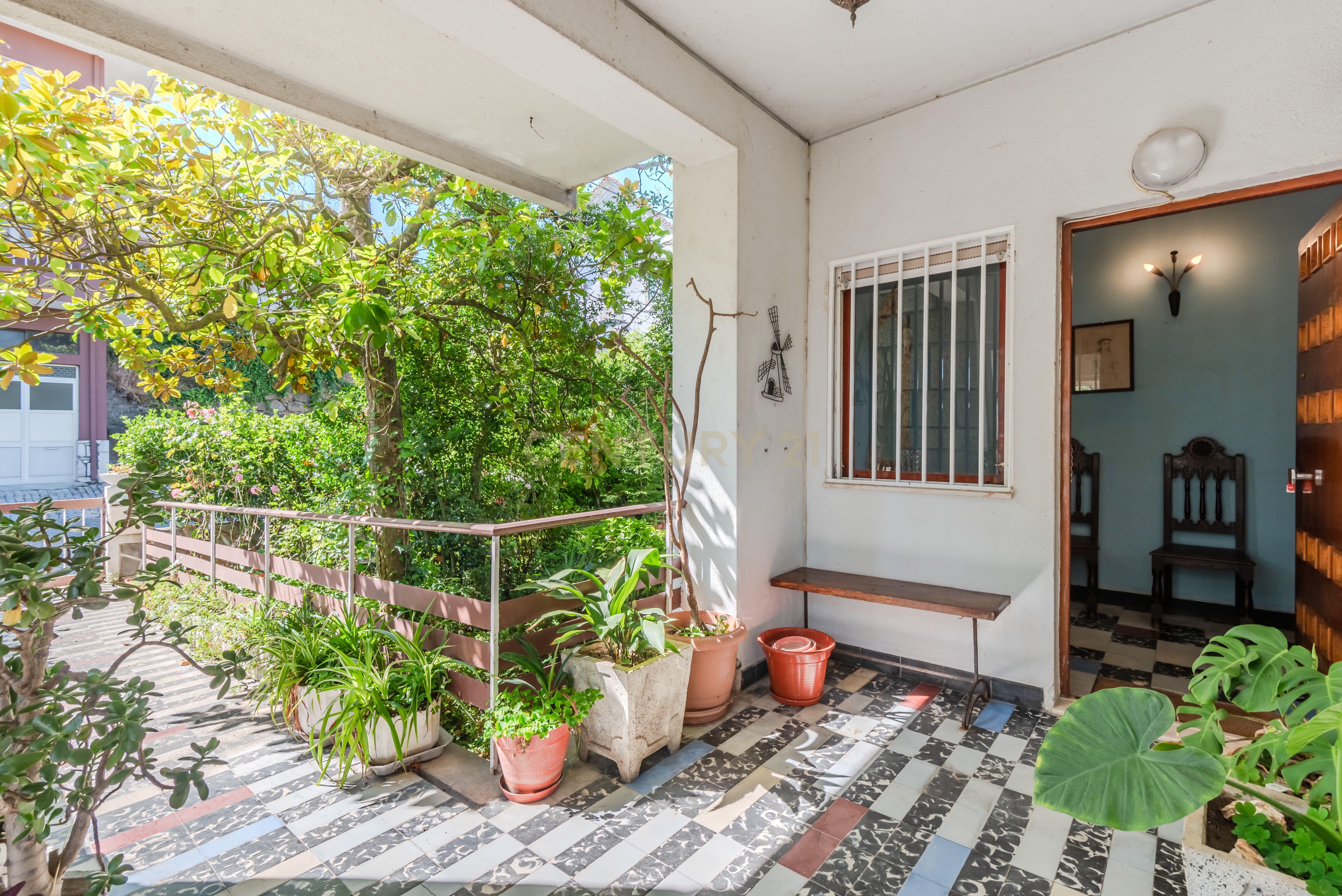 Casa Senhorial com Jardim e Terreno, Ferro, Covilhã - Image 9