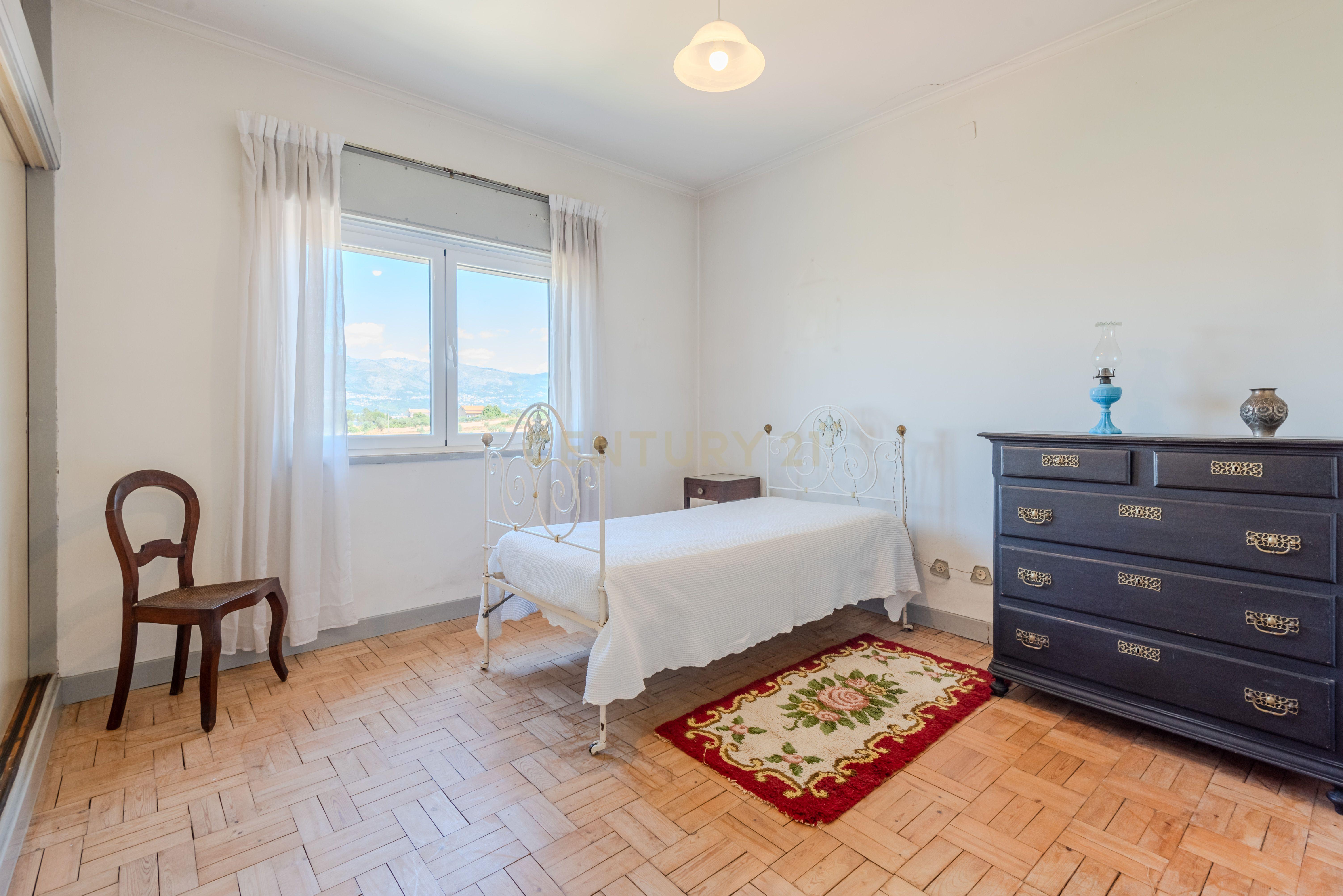 Casa Senhorial com Jardim e Terreno, Ferro, Covilhã - Image 32