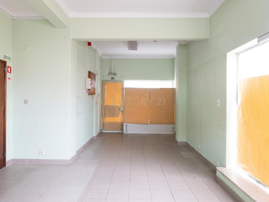 Oportunidade Imperdivel na Parede – Cascais! ✨🏡 Loja convertível em Apartamento - Image 2