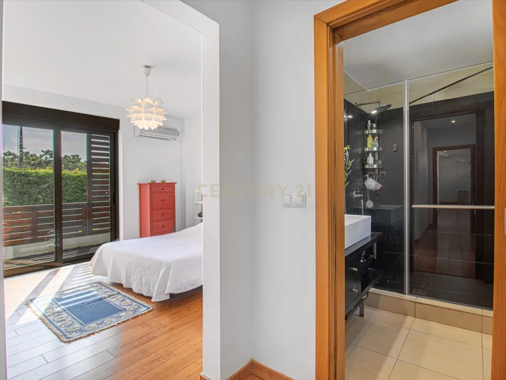 Moradia Isolada T4 291m2 em Lote de 1050 m2 em Mucifal, Colares, Sintra - Image 34