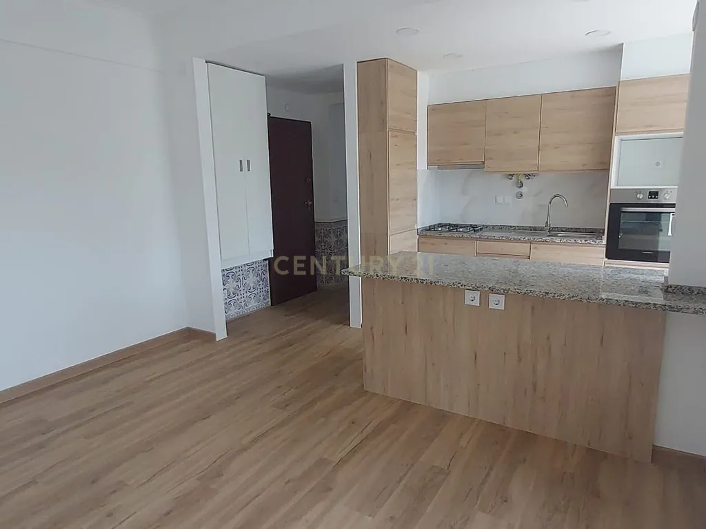 Apartamento T2 Renovado com cozinha equipada - Odivelas - Image 21
