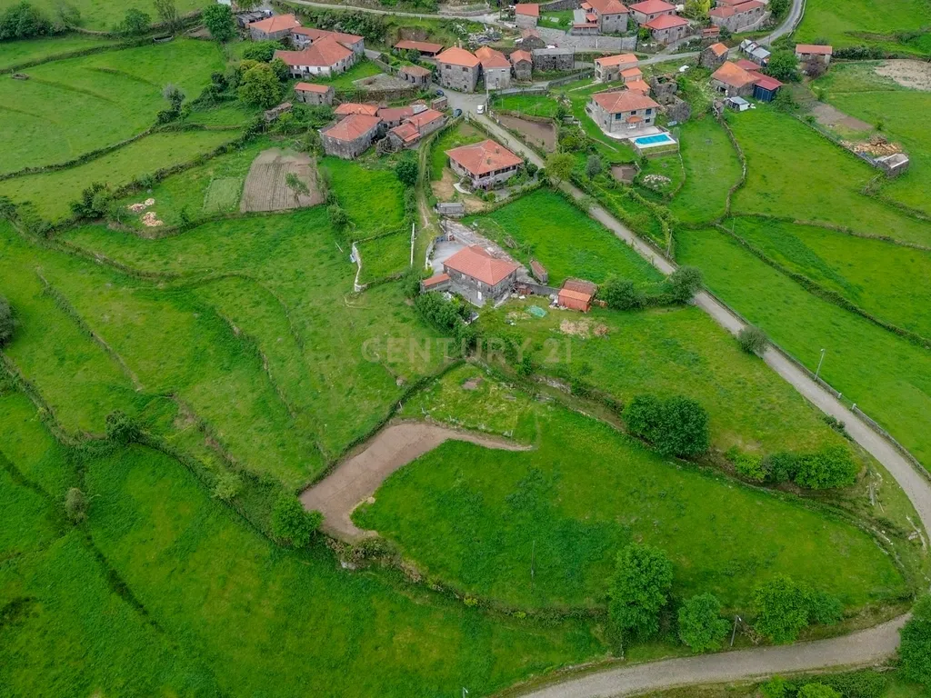 Moradia Renovada em Aboim da Nóbrega Gondomar e Vila Verde, Braga - Image 26