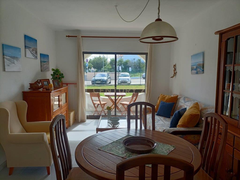 Apartamento T1 em Lagoa com Piscina e Boa Exposição Solar - Image 13