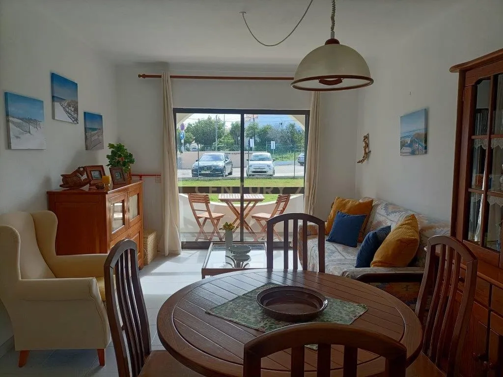 Apartamento T1 em Lagoa com Piscina e Boa Exposição Solar - Image 13