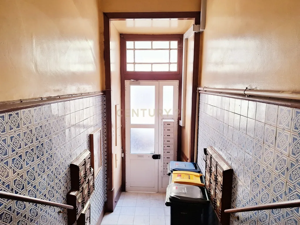 Apartamento T3+2 para Arrendamento em Campolide - Image 31