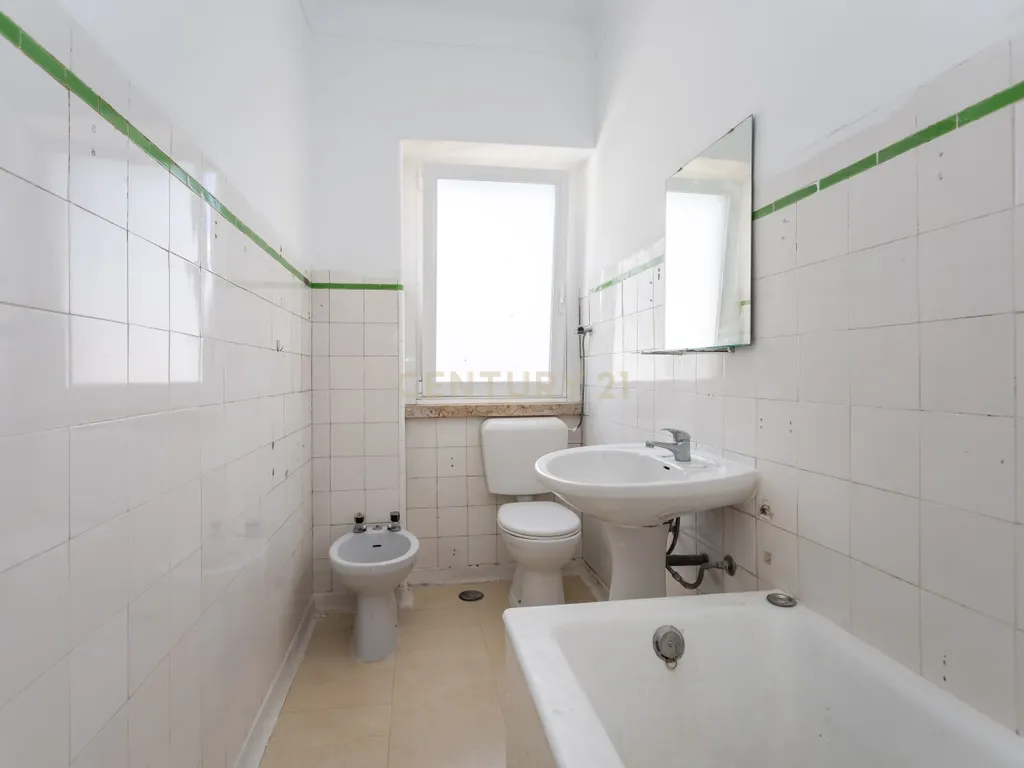 Apartamento T2 em Avenidas Novas, Lisboa - Image 22