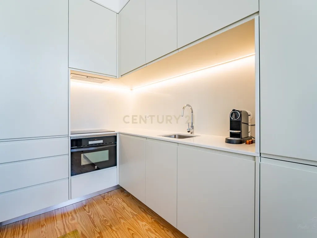 Apartamento T1 para Venda a Gonçalo Cristóvão - Image 4