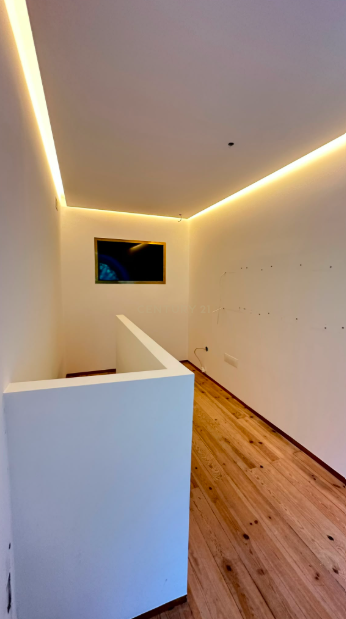 Loja Renovada para arrendar - Santo António, Lisboa - Image 12