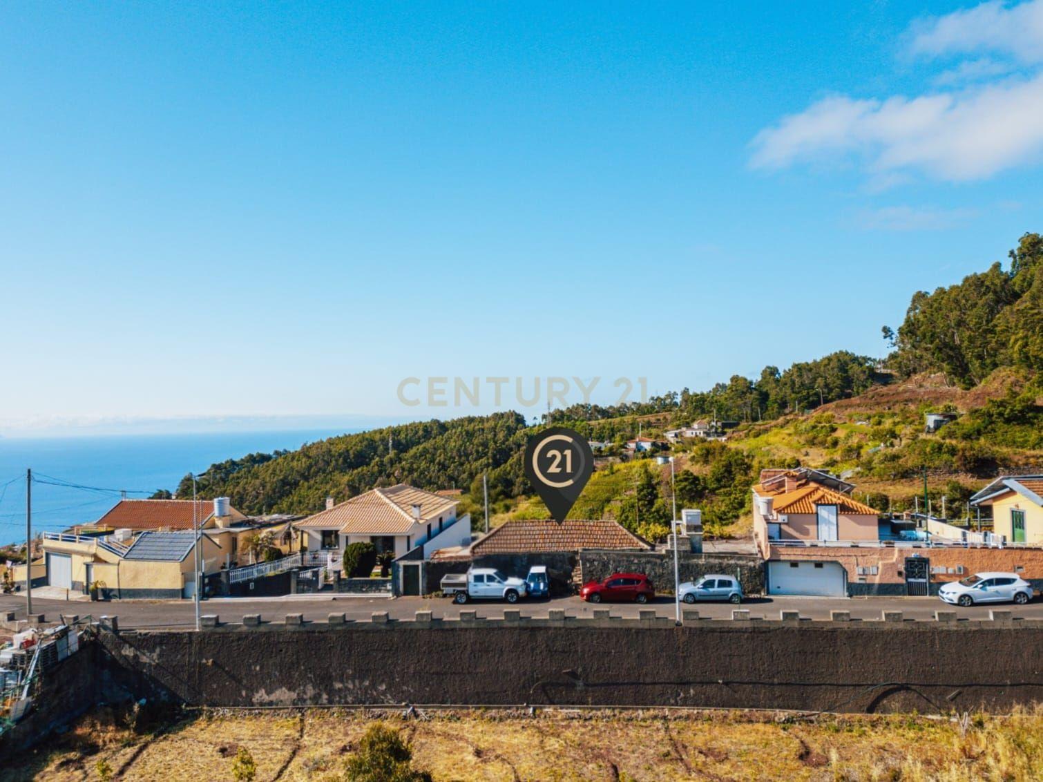 Fotografia 4 de Moradia Tradicional Madeirense com Terreno de 1300 m² em Gaula
