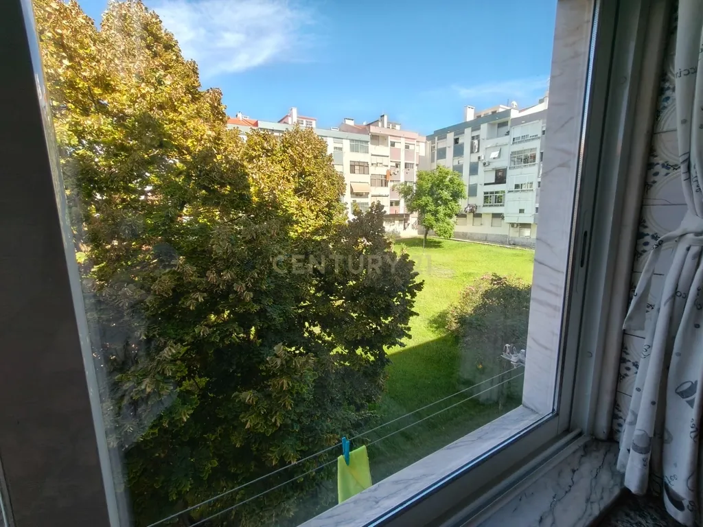 Apartamento T3 na Quinta do Rouxinol- Oportunidade Única! vista para o rio - Image 21