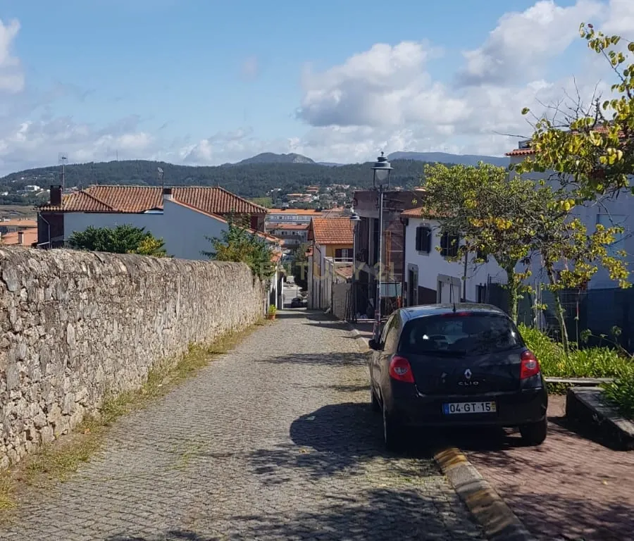 Moradia na zona histórica em Caminha. - Image 4