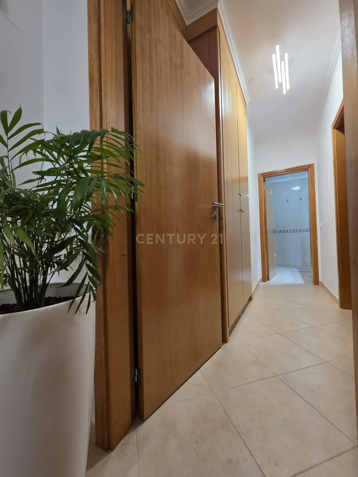 Fotografia 10 de Apartamento T2 com Excelentes Áreas e Varanda Ampla na Quinta dos Arcos, Armação de Pera