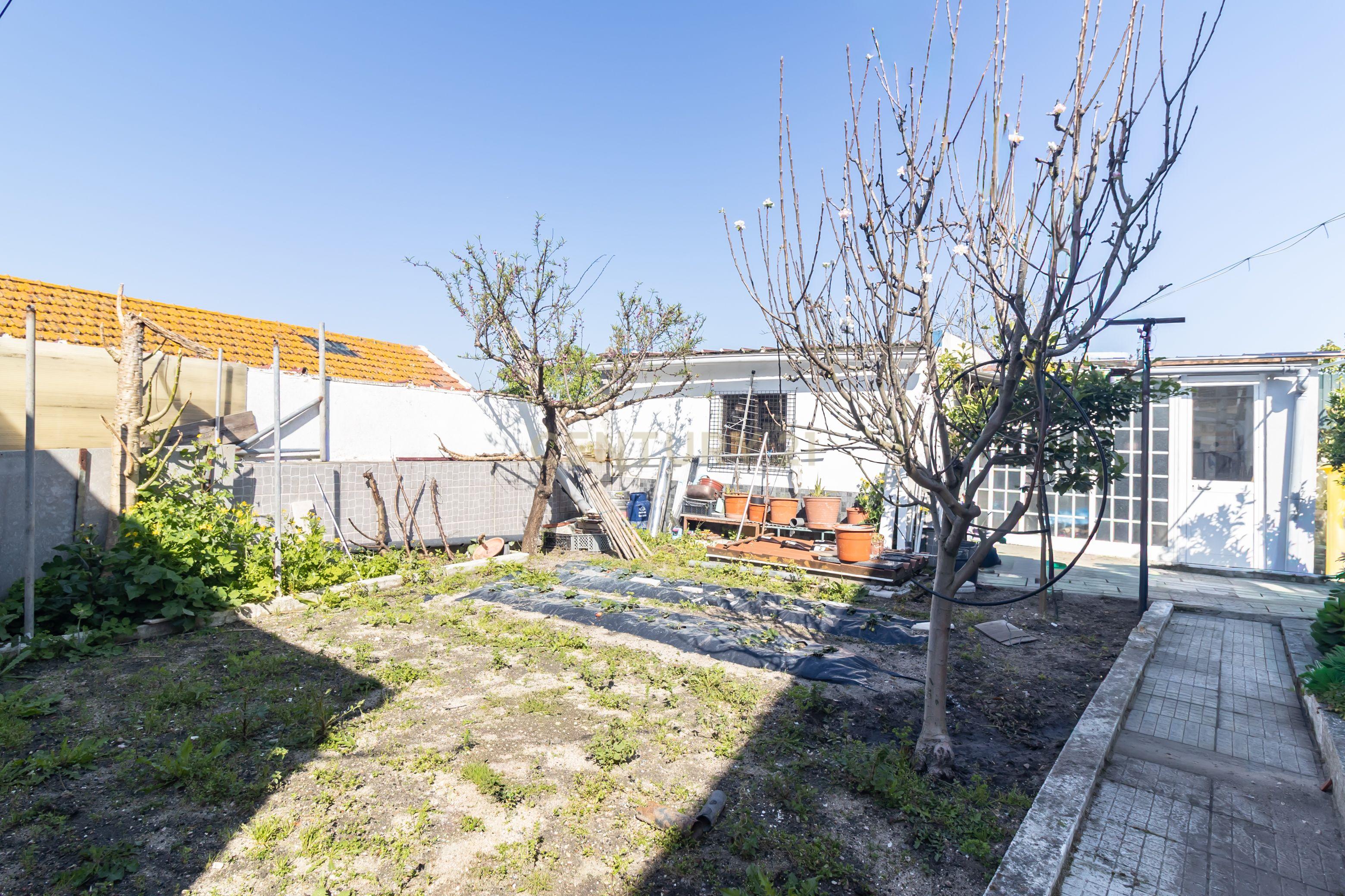 Fotografia 10 de Moradia T3+2 em Santo Ovídio -  T2 Autónomo com Terraço