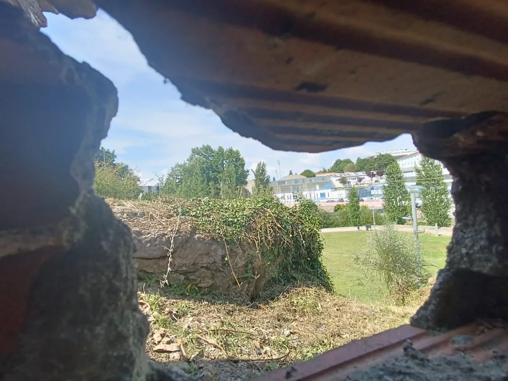 Moradia/ruína térrea em Santo Tirso com vista para o Parque de Geão - Image 15