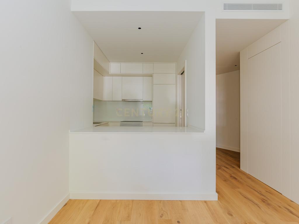 Apartamento T2 Novo a estrear em Areeiro - Image 7