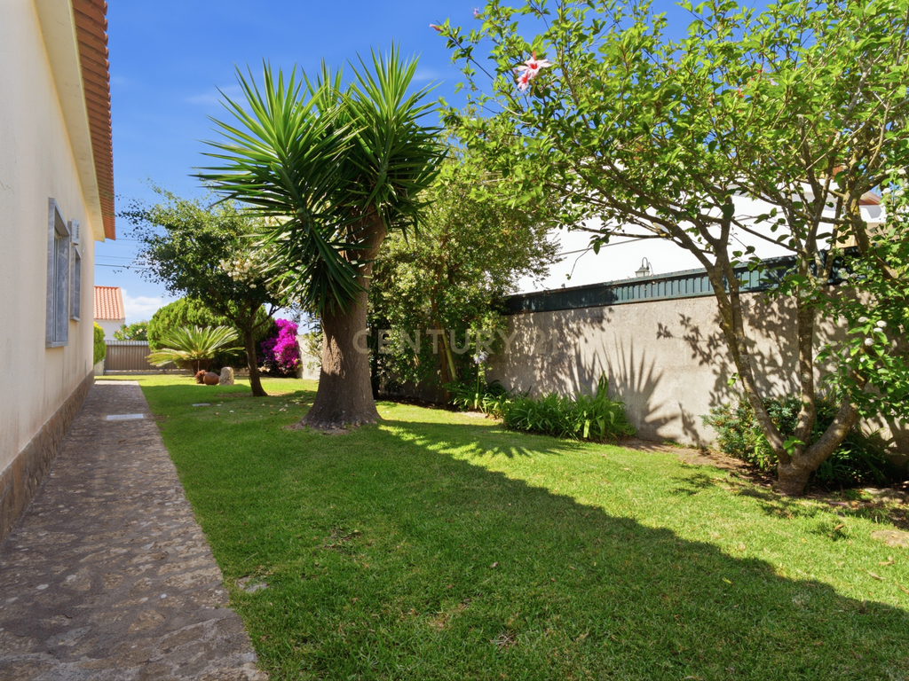 Moradia Isolada com Piscina em Lote de 908 m² | Sala Ampla | Jardim e Vista Desafogada -Mafra - Image 47